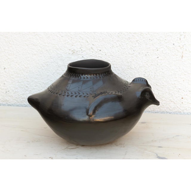 Ceramic Rare Mata Ortiz Bird Effigy Pot For Sale - Image 7 of 9