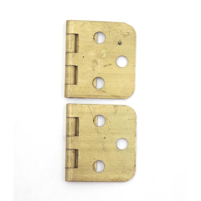 Traditional Pair of Vintage 1.75 X 1.5 In. Brass Face Mount Cabinet Hinges For Sale - Image 3 of 4