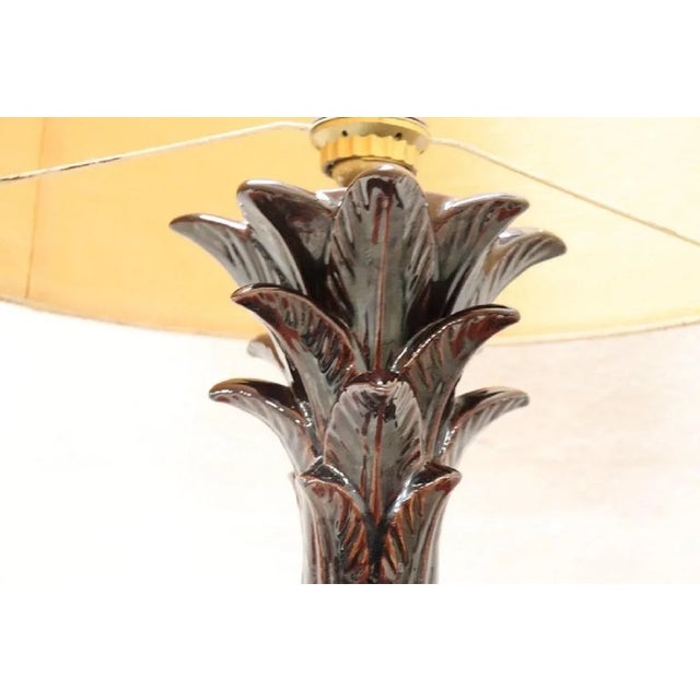 Beautiful pineapple table lamp, 1970s in brown color. This lamp is a true work of art. Up to 250V (Europe/UK Standard).The...