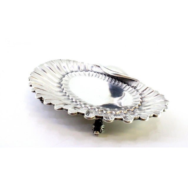 Silver Ring with Reliefs and Frieze For Sale - Image 6 of 9