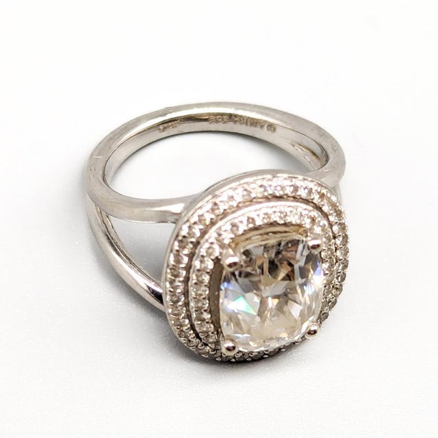 Ring, gold, 14k, 4.97g, size: 14.75mm, good condition. The moissanite is 2.8 ct h/vs and 68 diamonds of 0.34 ct h/vs...