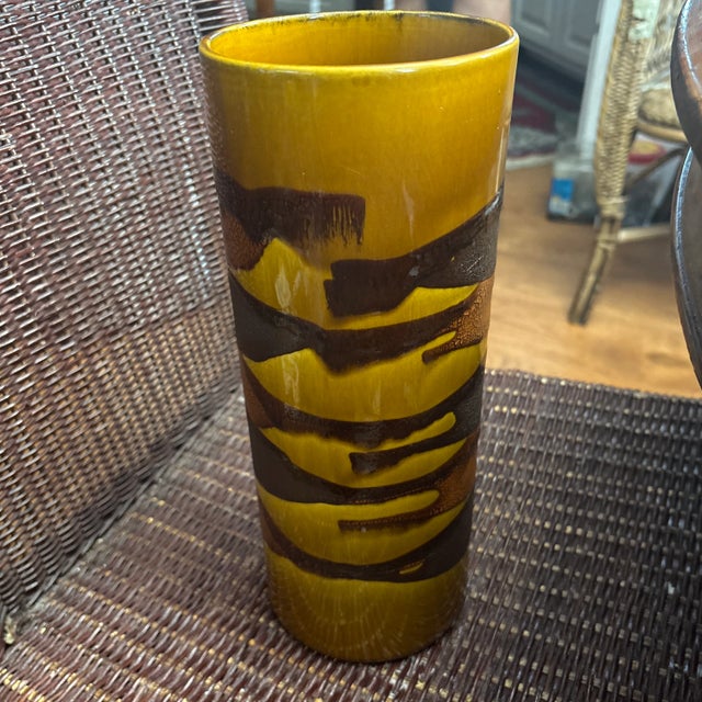 Royal Haeger Earthenware Wrap Vase in Brown 12”. Haeger vases that are marked Royal Hickman are done when he was working...