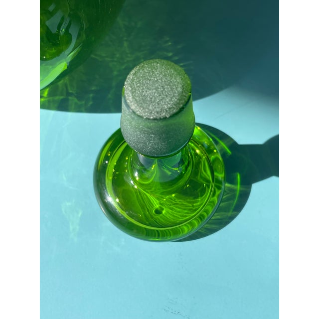 Lime Vintage Mid-Century Modern Blenko #49 Lime Crackle Glass Pinched Decanter – Winslow Anderson – Silver Foil Label & Stopper For Sale - Image 8 of 10