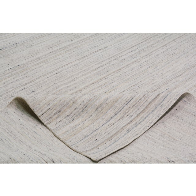 Indian Modern Hand Knotted Wool Rug, 9'3"x12'2" For Sale In New York - Image 6 of 6