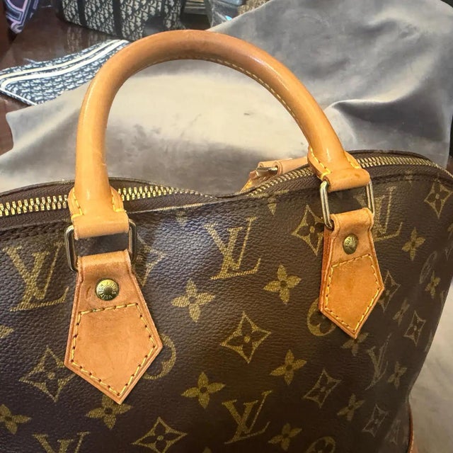 A Late 20th Century Louis Vuitton Monogram Canvas Alma Hand-Bag For Sale - Image 10 of 16
