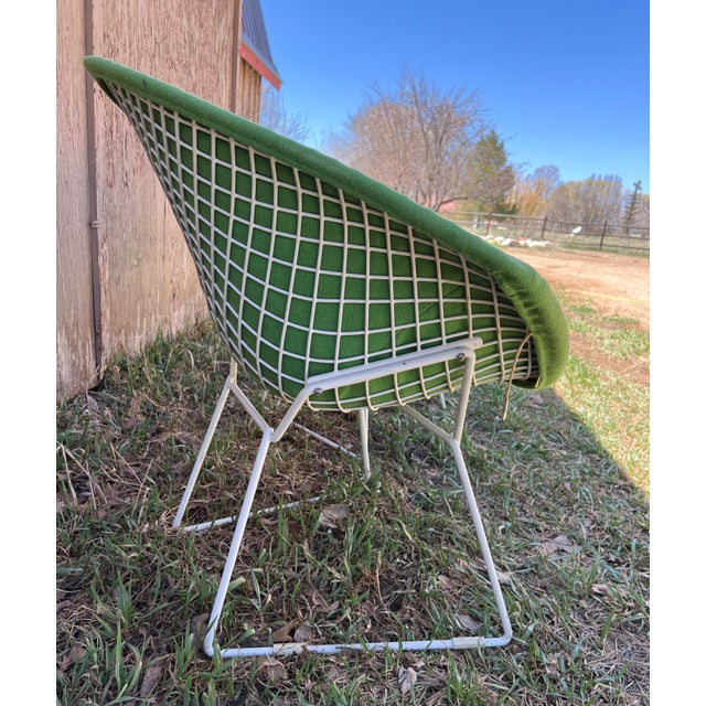 Vintage White Metal Diamond Basket Weave in the Style of Harry Bertoia for Knoll - Set of 2 For Sale - Image 12 of 12