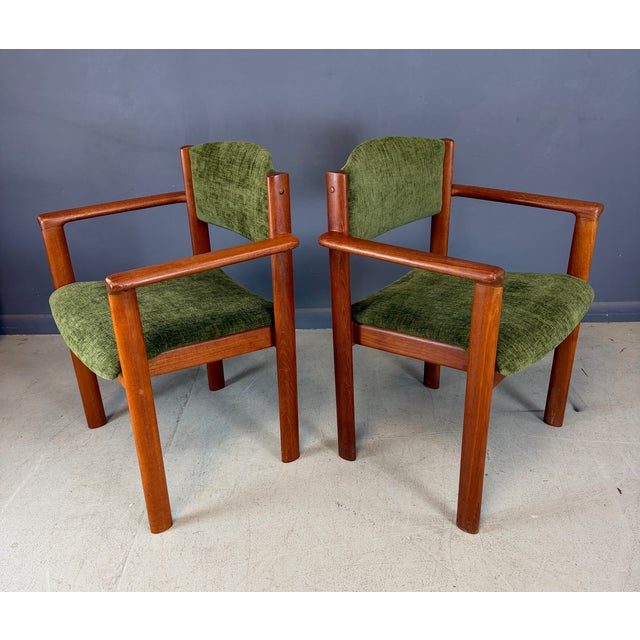 Set of Six Scandinavian Modern Teak Stacking Armchairs, Denmark or Norway, 1970s For Sale In Philadelphia - Image 6 of 10
