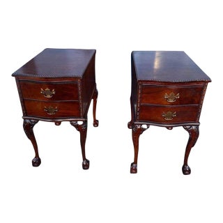Early 20th Century Pair Antique Chippendale Mahogany Style Carved Nightstands For Sale