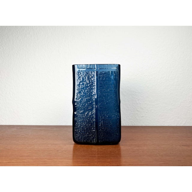 Mid-Century Modern Swedish Blue Glass Vase by Christer Sjögren for Lindshammar Glasbruk, 1960s For Sale - Image 17 of 18
