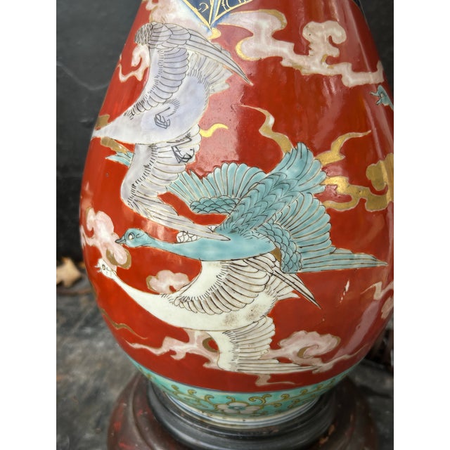 Early 20th C. Japanese Fukagawa Imari Crane Lamp With Silk Bell Shade & Brass Finial - Fully Rewired For Sale - Image 4 of 12
