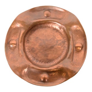 Gustav Stickley Signed Hammered Copper Ashtray or Catchall, Circa 1910 For Sale
