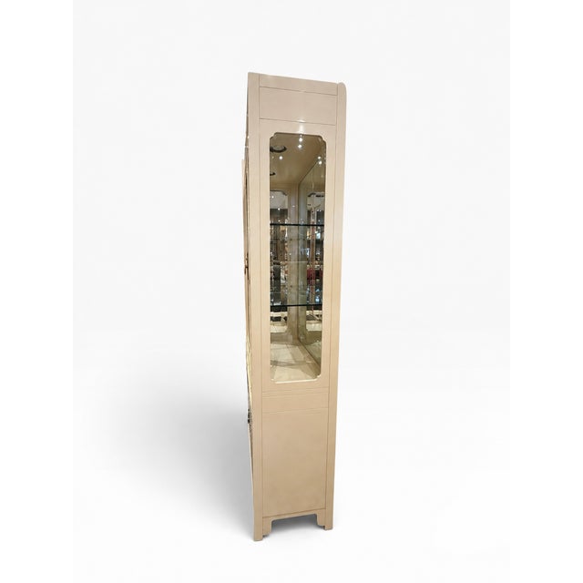 1970s 1970s Henredon Folio 10 Faux Goatskin Collection Pair of Display Cabinets For Sale - Image 5 of 13