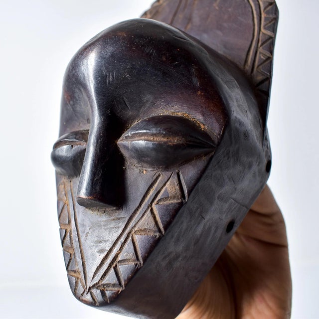 African Early 20th Century Kuba Passport Mask For Sale - Image 3 of 11