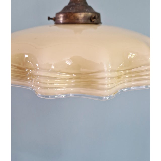 1920s Art Deco Pendant Light in Scalloped Yellow Opaline Glass with Uranium Glass, 1920 For Sale - Image 5 of 10