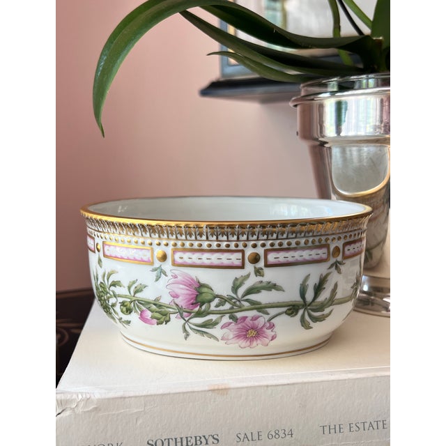 1960s Flora Danica Bowl by Royal Copenhagen // Malva Moschata L. // Exquisite Hand-Painted Fine China For Sale - Image 10 of 12