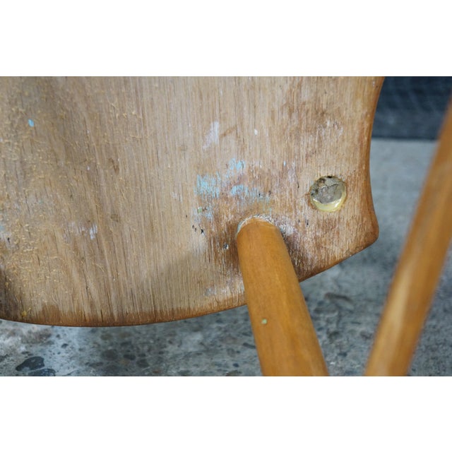 2 Antique 19th Century Colonial Windsor Thumb Back Maple Side End Chairs Pair For Sale - Image 18 of 18