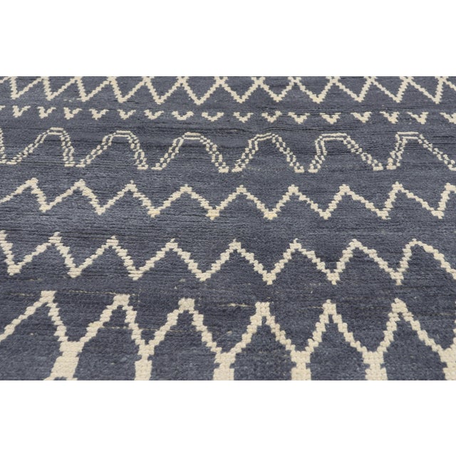 Early 21st Century Contemporary Turkish Moroccan Rug, 06'02 X 09'06 For Sale - Image 5 of 10