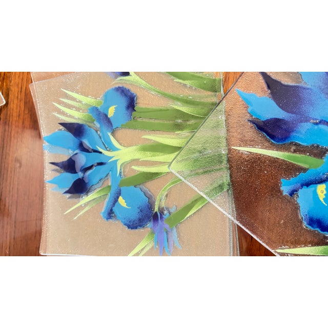 1970s Floral Iris Art Glass Dinner Plates, Signed Wm McGrath, 9 Piece For Sale - Image 13 of 14