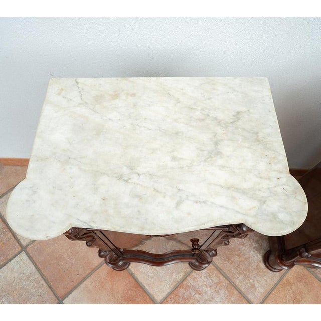 Antique Louis Philippe Neapolitan Bedside Tables in Mahogany with Marble Tops, 19th Century, Set of 2 For Sale - Image 3 of 7