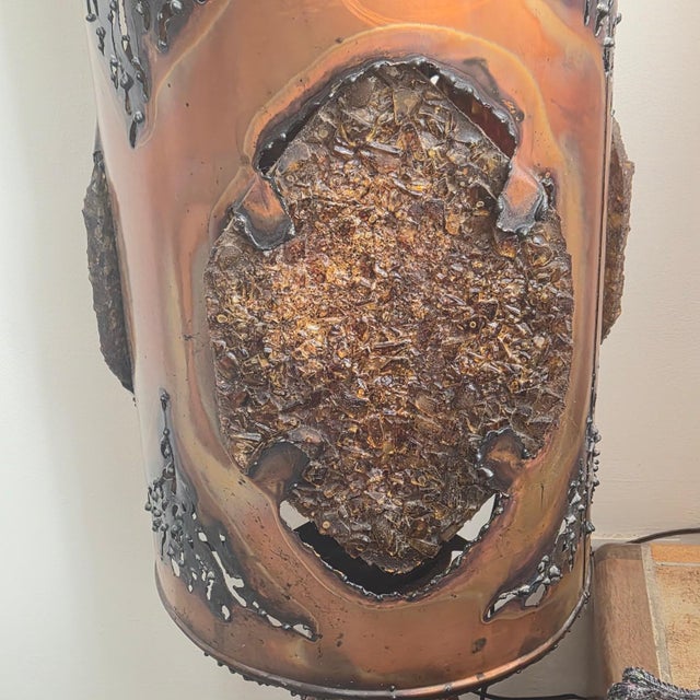 1970s Vintage Brutalist Ceramic Resin and Copper Floor Lamp from Accolay, 1970s For Sale - Image 5 of 16