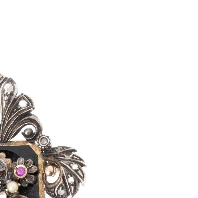 Jewelry Pin in Silver and 19.2 Karat Gold & Akoya Pearl For Sale - Image 4 of 6
