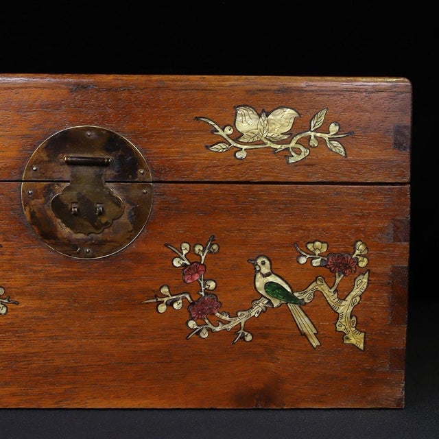 Huali Rosewood Box Inlaid With Mother-of-Pearl Bird & Floral Motif For Sale In Los Angeles - Image 6 of 10