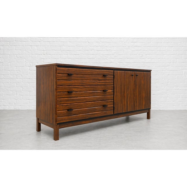Brown Mid Century Modern Long Dresser / Credenza by American of Martinsville, C. 1960's For Sale - Image 8 of 10