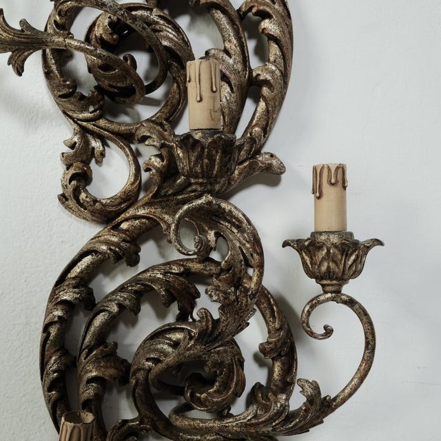 Wood Large Baroque Wall Lamp in Golden Carved Wood, 1940s For Sale - Image 7 of 16