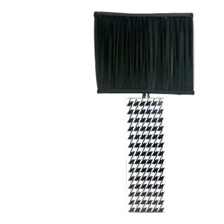 Porcelain Houndstooth Table Lamp For Sale