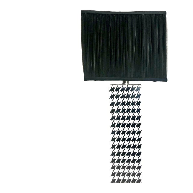Porcelain Houndstooth Table Lamp For Sale