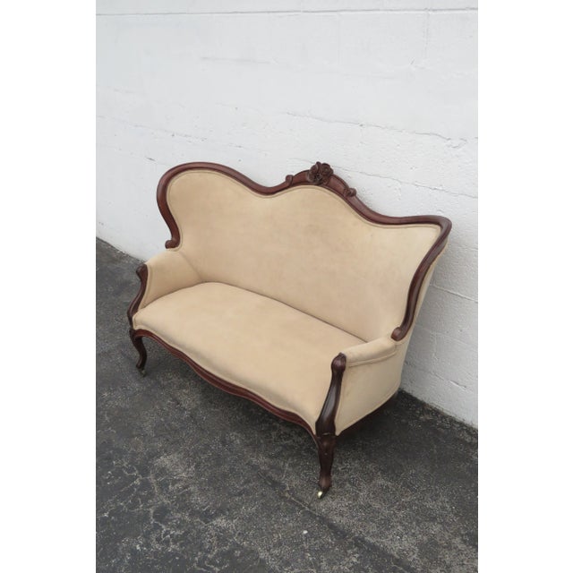Late 1800s Victorian Carved Solid Walnut Settee Loveseat For Sale In Miami - Image 6 of 13