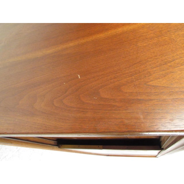 Mid-Century Modern 1960s Mid-Century Modern Walnut Credenza by Cavalier Furniture For Sale - Image 3 of 12