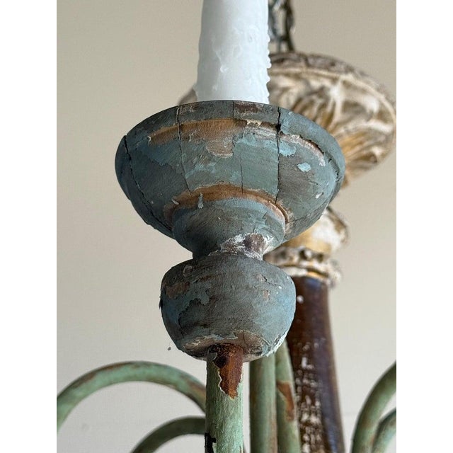 Gold Late 19th Century Grand Italian Painted and Giltwood Twelve-Light Chandelier For Sale - Image 8 of 16