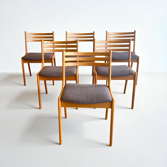 Beautifully designed, rare danish mid-century modern vintage dining room chairs of the highest quality – with solid oak...