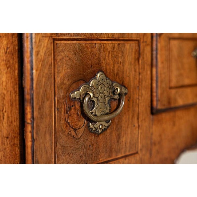 George I Walnut Kneehole Lowboy Side Table, 1720 For Sale - Image 11 of 16