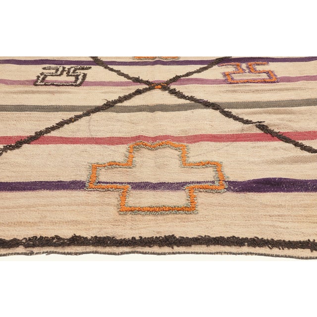 Berber Tribes of Morocco Vintage Taznakht Glaoui Moroccan Rug, 05'04 X 10'08 For Sale - Image 4 of 10