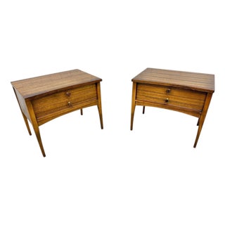 Mid-Century Modern Lane Walnut & Rosewood Nightstands - Set of 2 For Sale