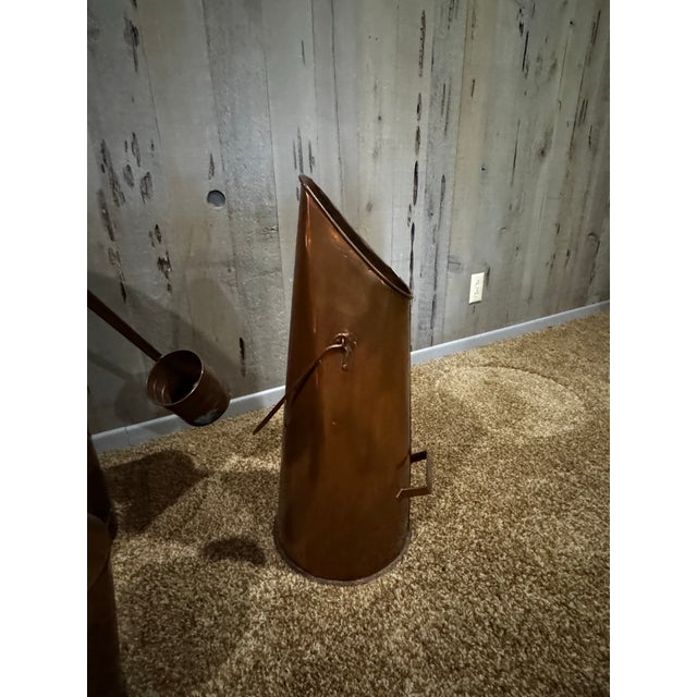 Vintage Copper Dairy Vessel Collection, 5-Piece Decorative Farmhouse Set For Sale - Image 4 of 12