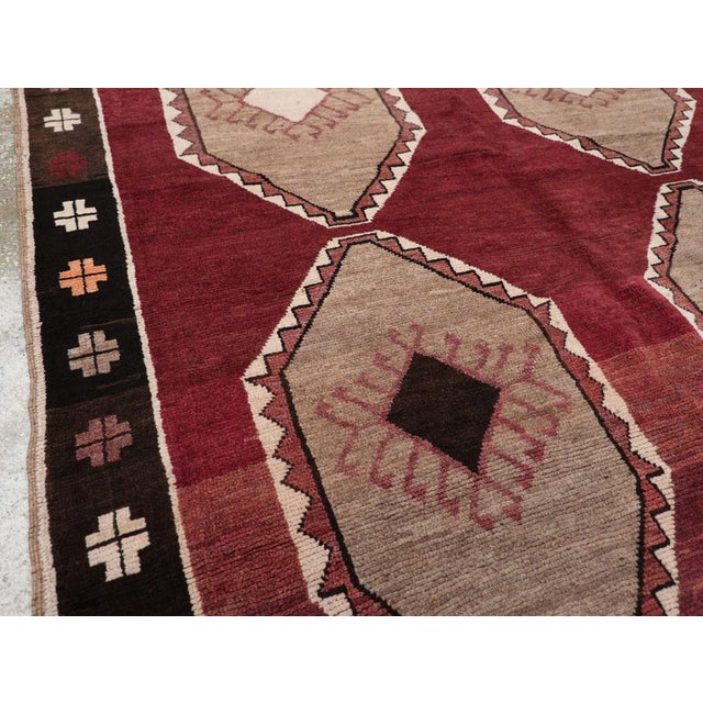 Tribal Galerie Shabab Collection Mid-20th Century Turkish Anatolian Accent Carpet For Sale - Image 3 of 8