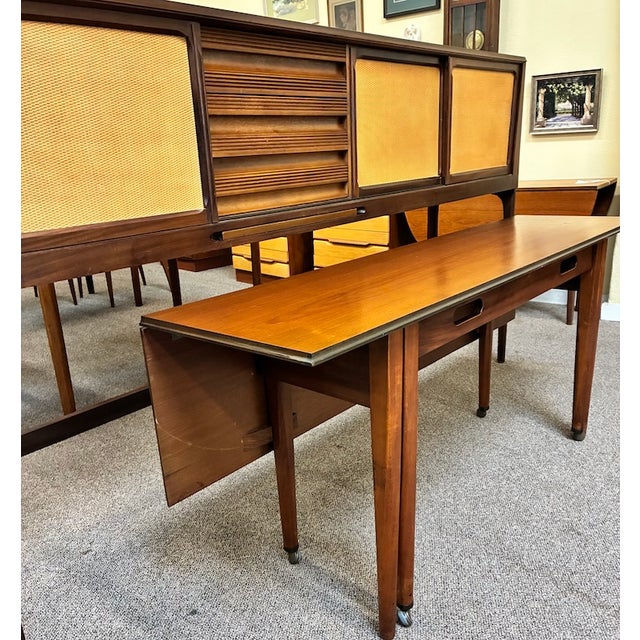 Iconic European Mid Century Modern Teak & Wicker Nesting Dining Suite W/ Credenza, Dining Table & Four Chairs c.1960 For Sale - Image 17 of 18