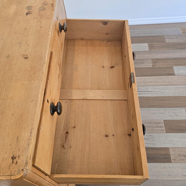 Antique English Pine Chest of Drawers (Dresser)with Dark Knobs - Circa 1870 For Sale - Image 13 of 18