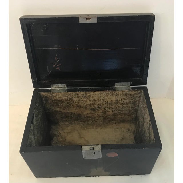 Vintage Laquered Tea Caddy Box For Sale In Dallas - Image 6 of 8