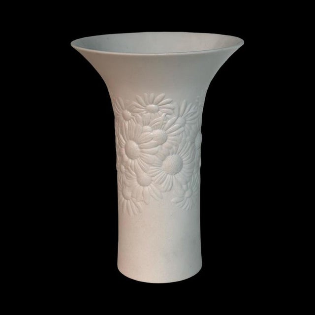Ceramic Daisy Vase by Rosemonde Nairac for Rosenthal, 1979 For Sale - Image 6 of 6