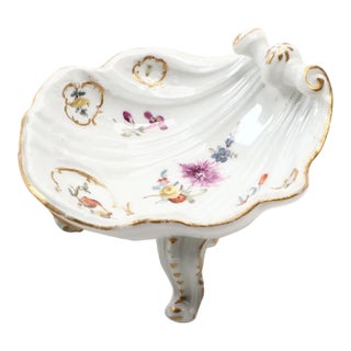 Antique 18th Century German Rococo Volkstedt Porcelain Shell Dish Decorated With Birds For Sale