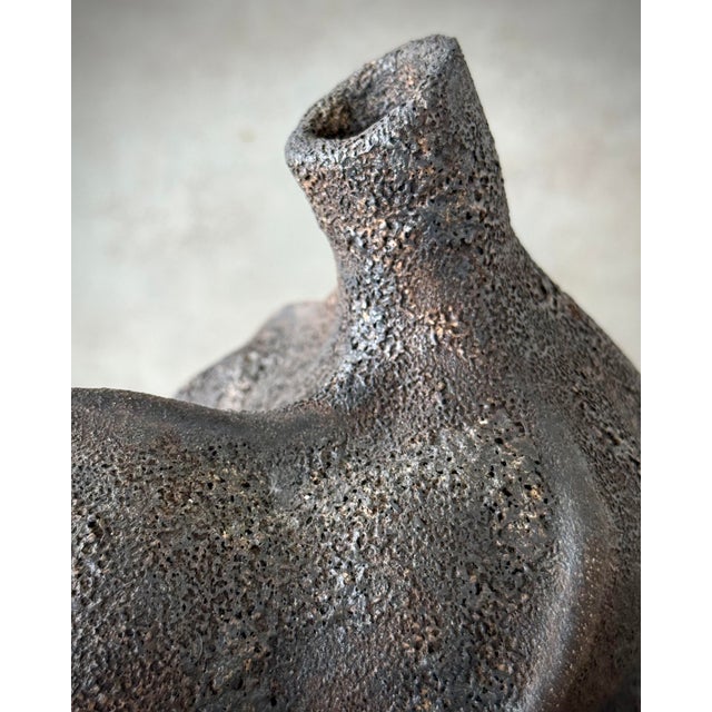 Contemporary Telluric Bulb Sculptural Organic Vase in Handmade Ceramic by Pellizco Cerámica For Sale - Image 3 of 7