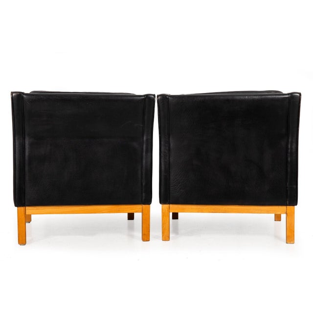 Late 20th Century Pair of Mogens Hansen Mh195 Black Leather Armchairs With Ottoman Stool For Sale - Image 5 of 18