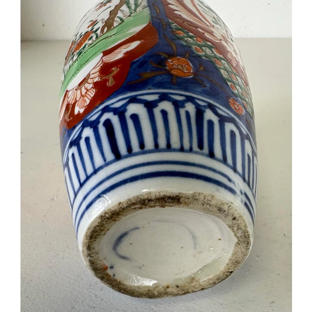 1960s Mid-Century Japanese Export Hand-Painted Imari Vase For Sale - Image 5 of 6