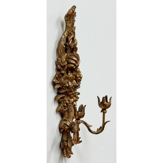 Traditional Vintage Italian Giltwood Floral Motif Wall Sconce For Sale - Image 3 of 8