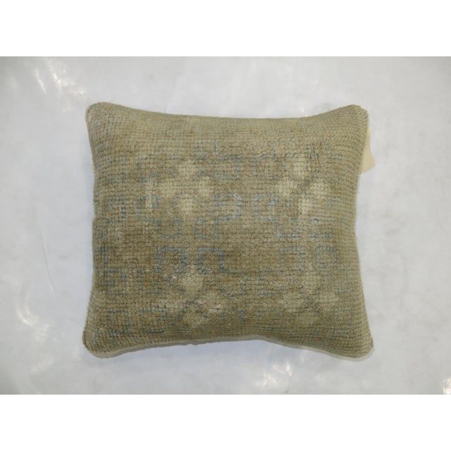 Late 20th Century Pale Turkish Oushak Small Rug Pillow For Sale - Image 5 of 5