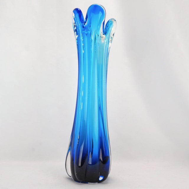 Vintage MCM 12 ½ in Turquoise Blue 5 Finger Swung Glass Vase For Sale - Image 4 of 9